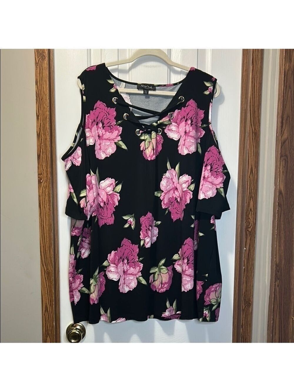 Arna York Cold Shoulder Black Floral Blouse with Pink Floral EUC